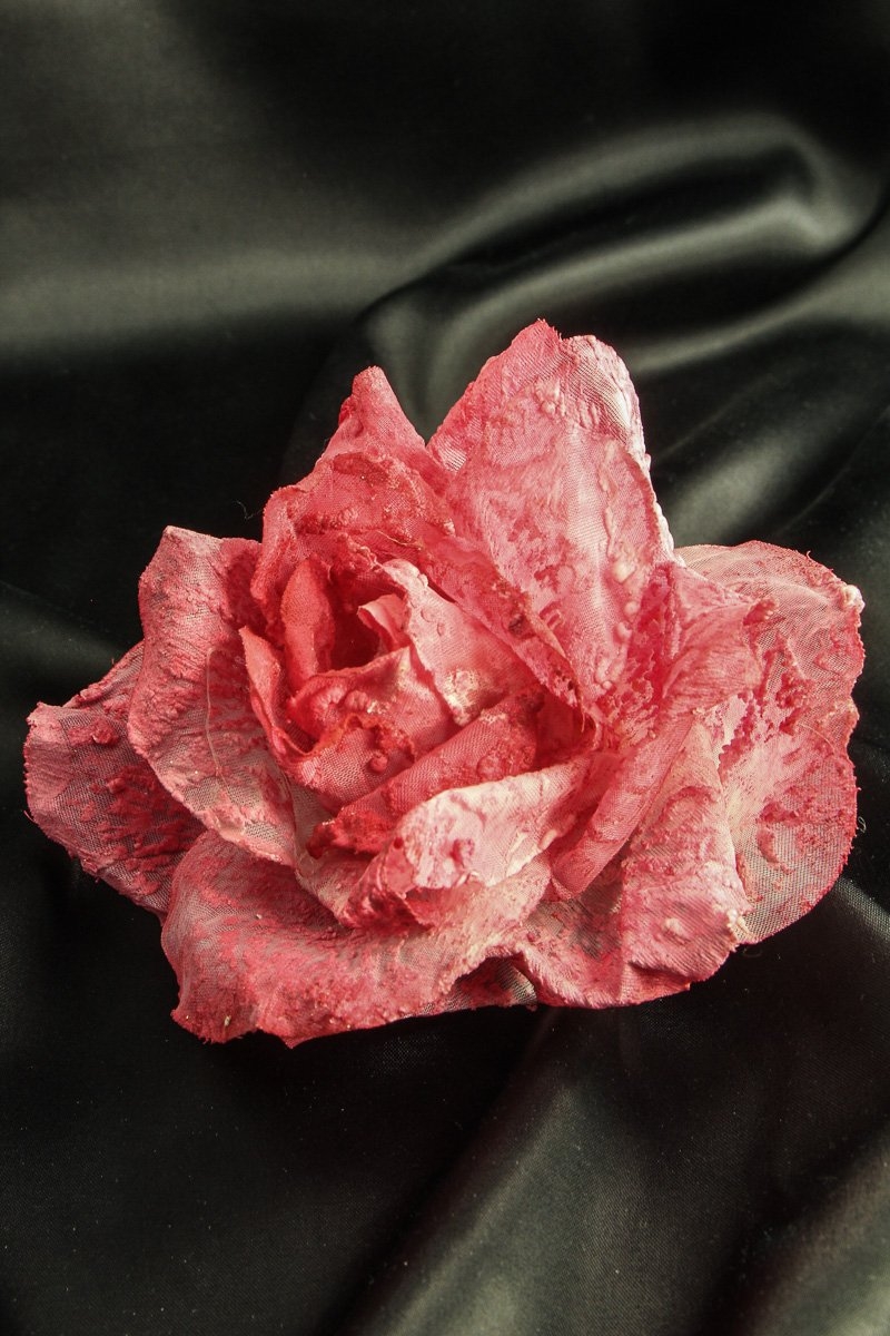 Брошь-заколка цветок в коралово-розовой гамме
