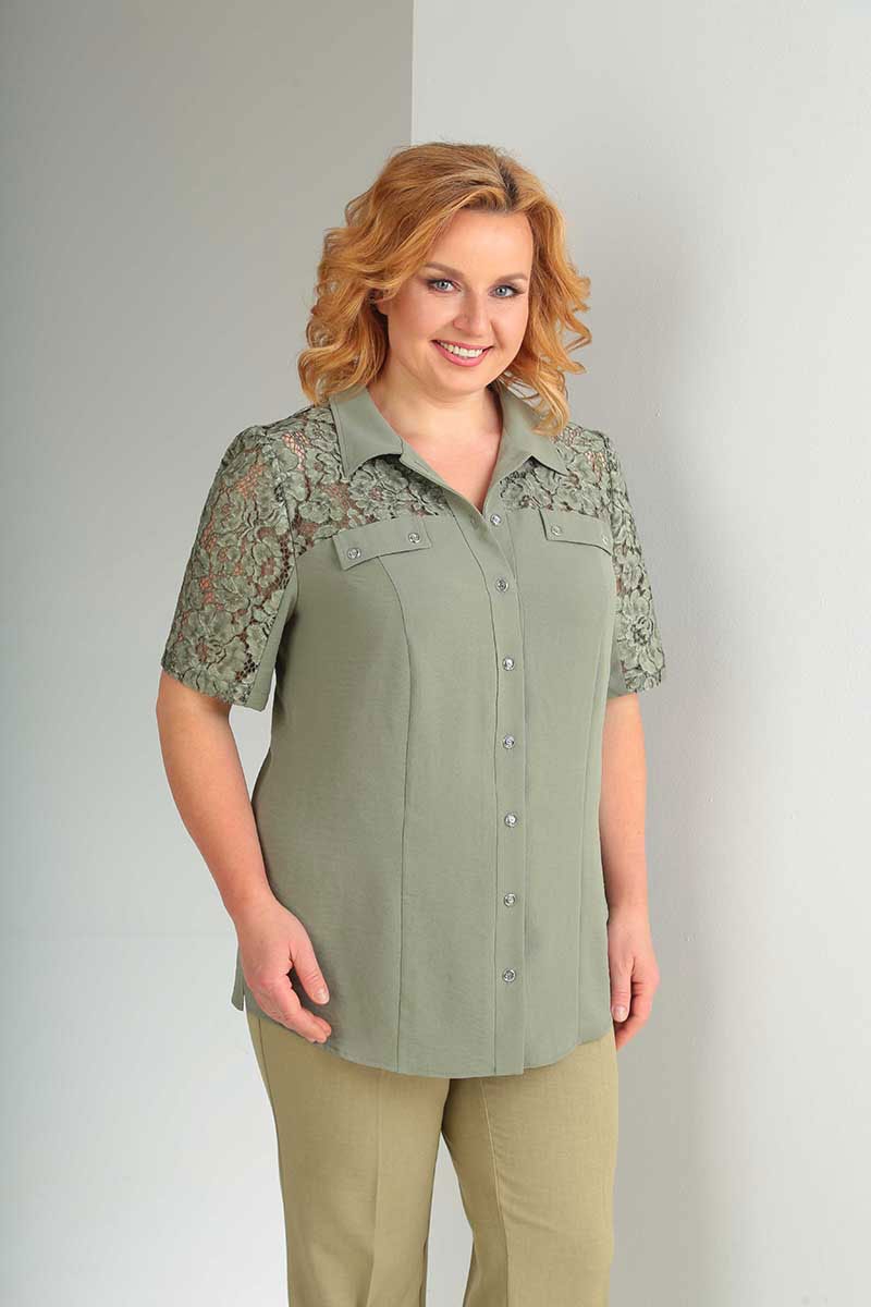 Женская блузка с гипюром и коротким рукавом