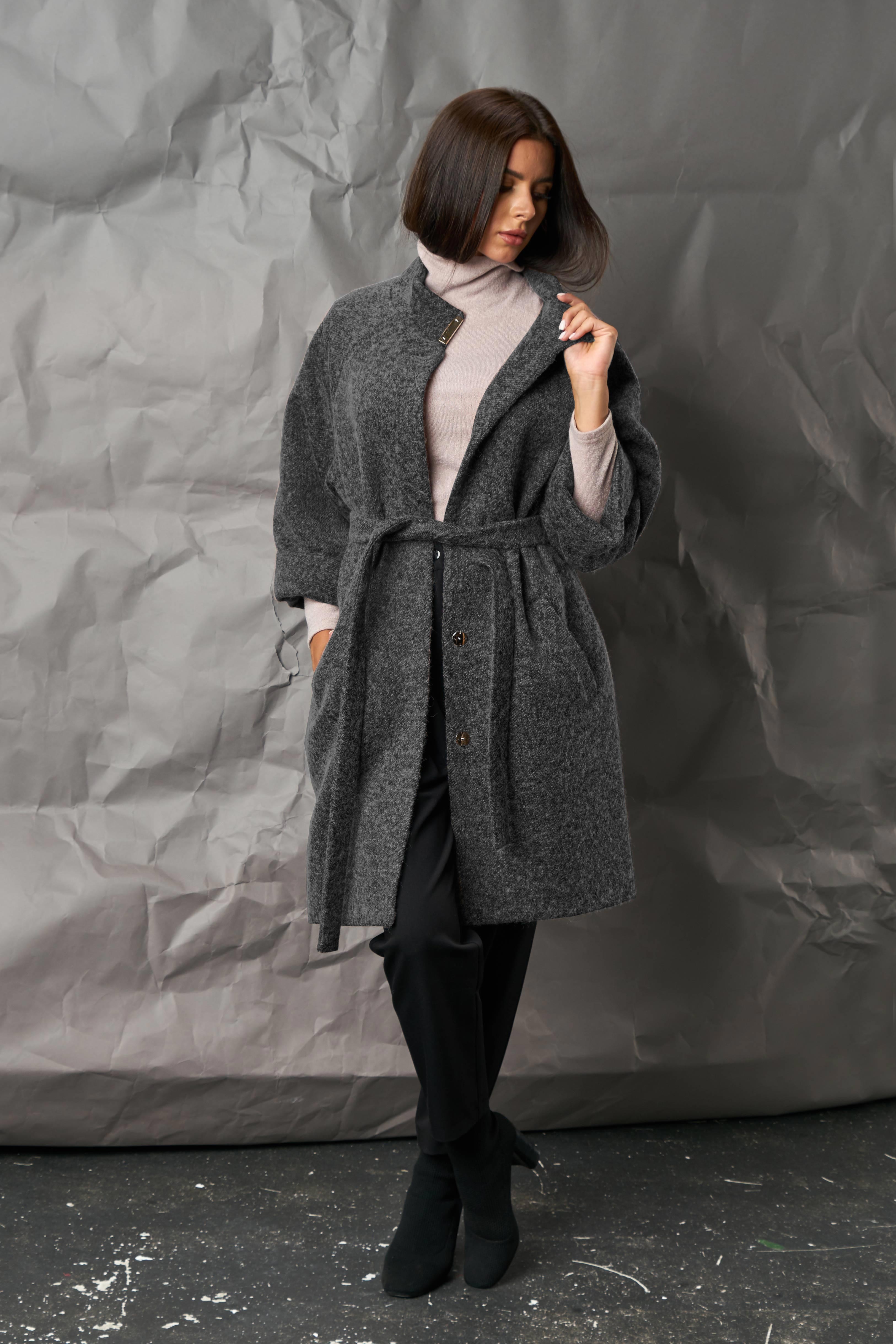 Женское демисезонное пальто из теплой пальтовой ткани