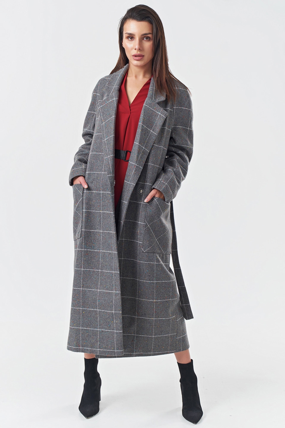 Женское пальто на кнопках с рукавом реглан