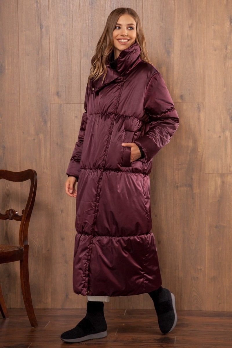 Длинное стеганое пальто из плащевой ткани на синтепоне