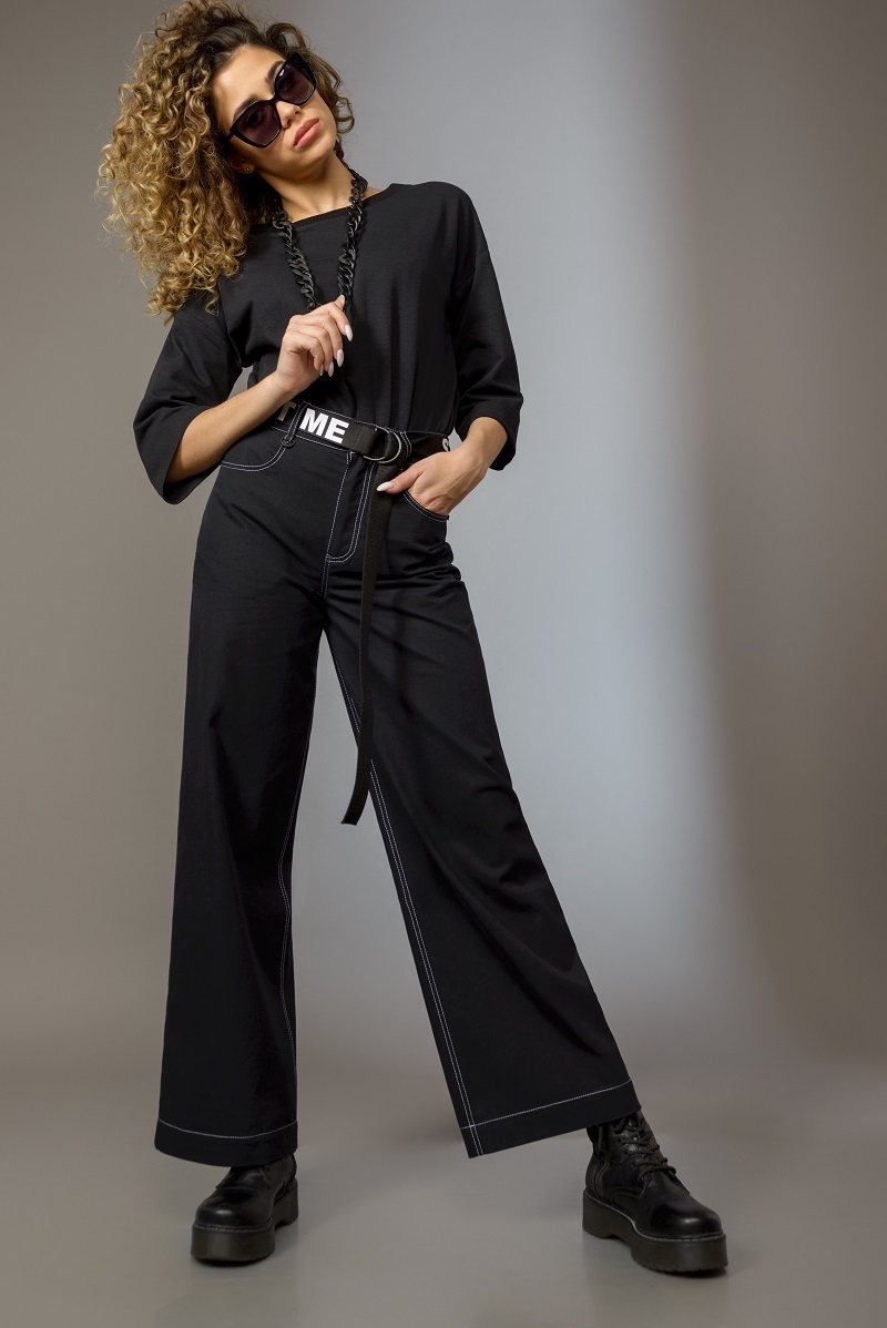 Комплект женский из джемпера и брюк