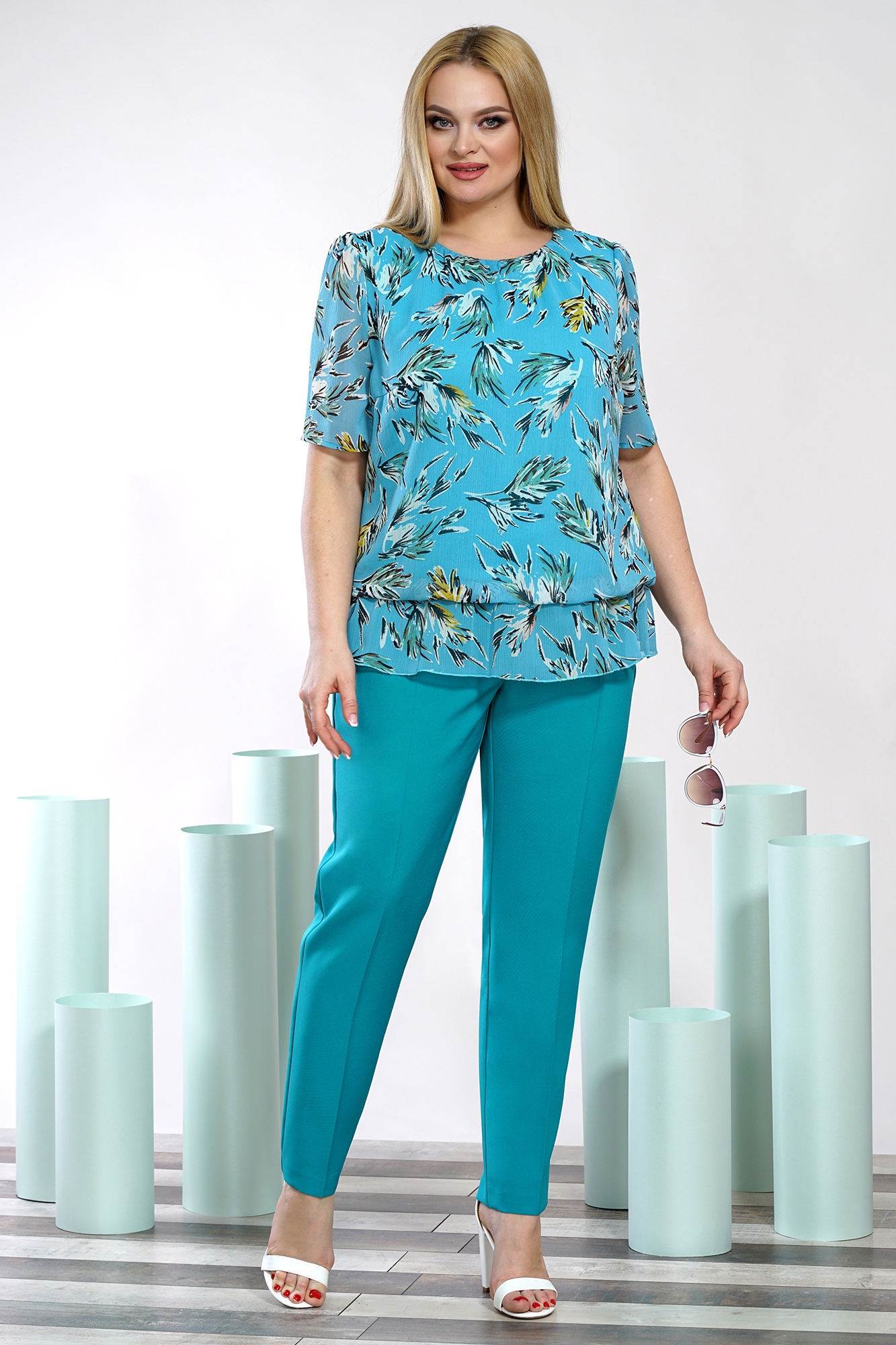 Комплект женский из шифоновой блузы и текстильных брюк