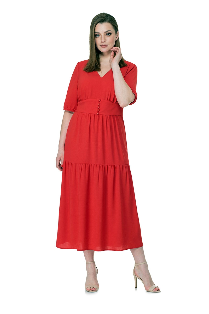 Красное платье с рукавом средней длины