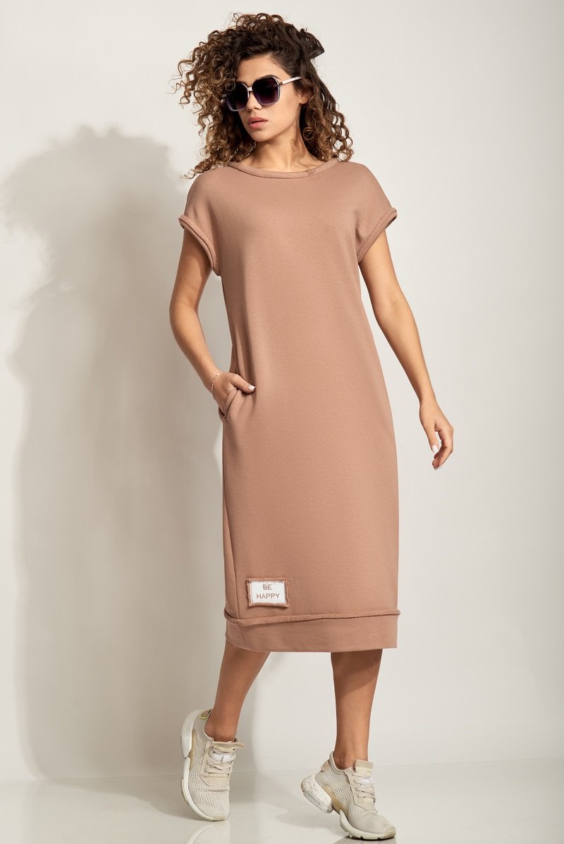 Трикотажное платье с коротким рукавом кофейного цвета