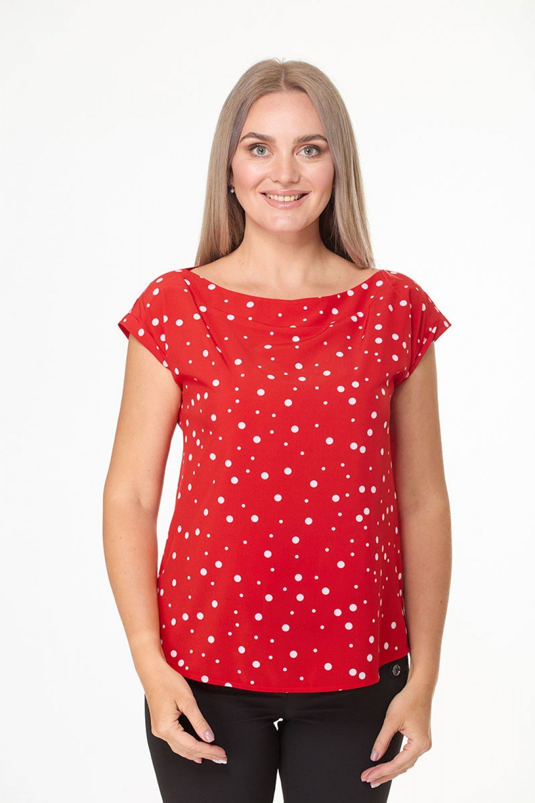 Женская блузка с удлинённой линией плеча