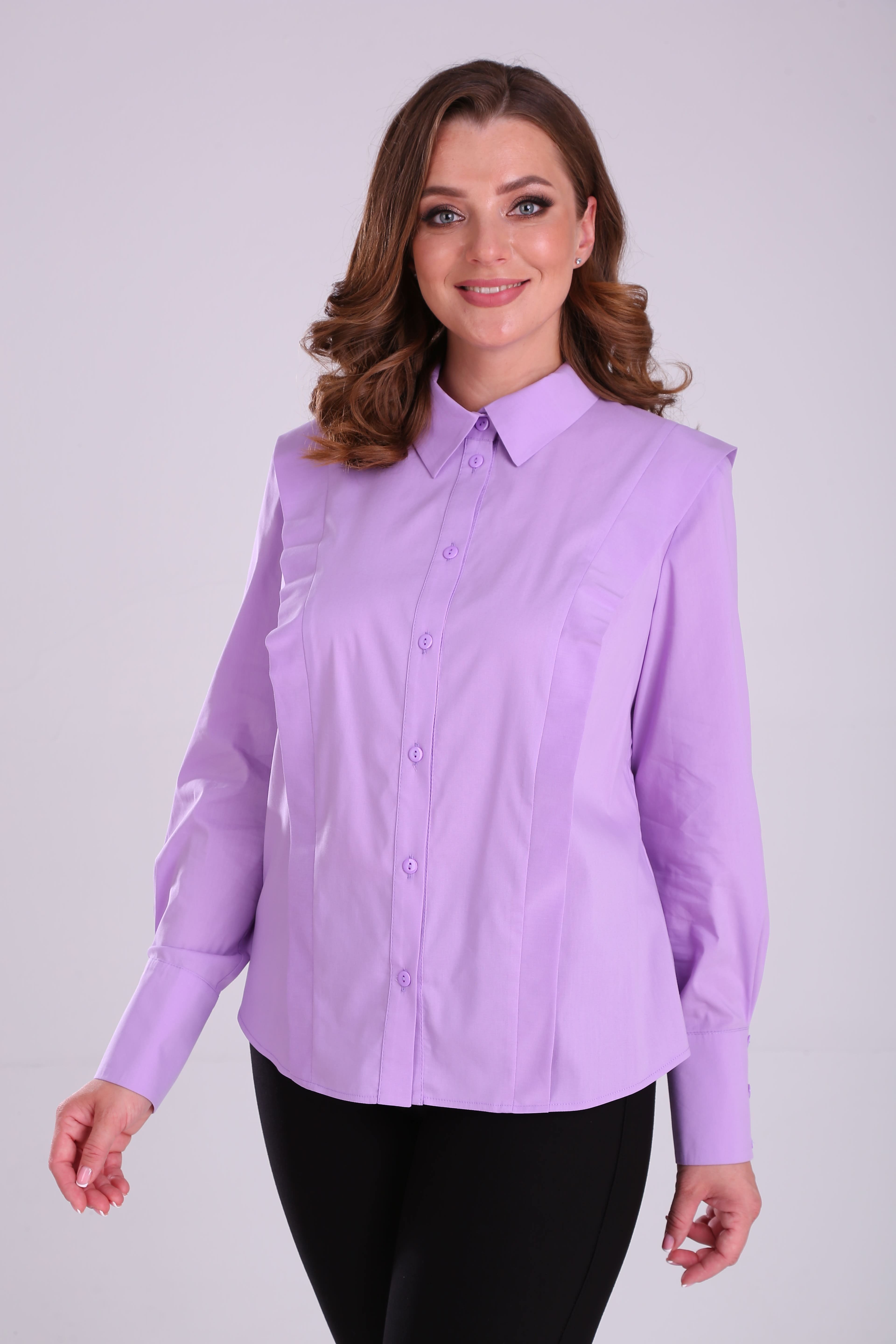 Женская рубашка с длинным рукавом и отделочными деталями