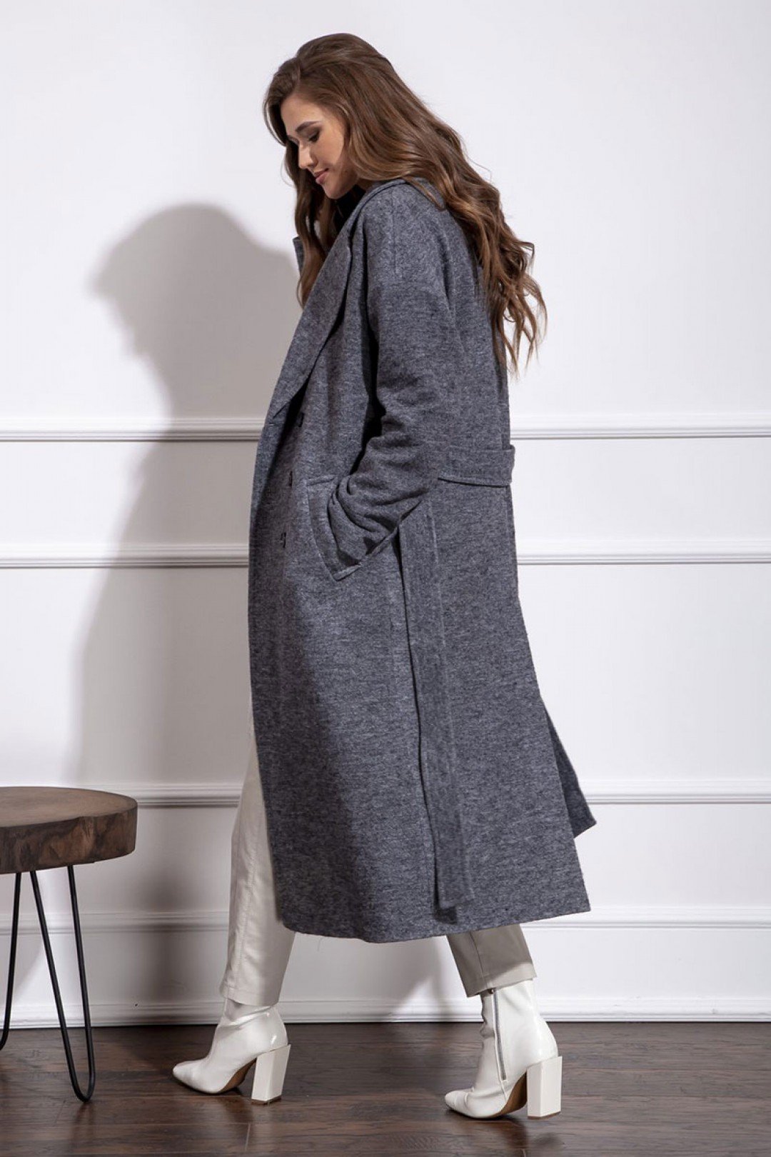Женское стильное двубортное пальто с карманами