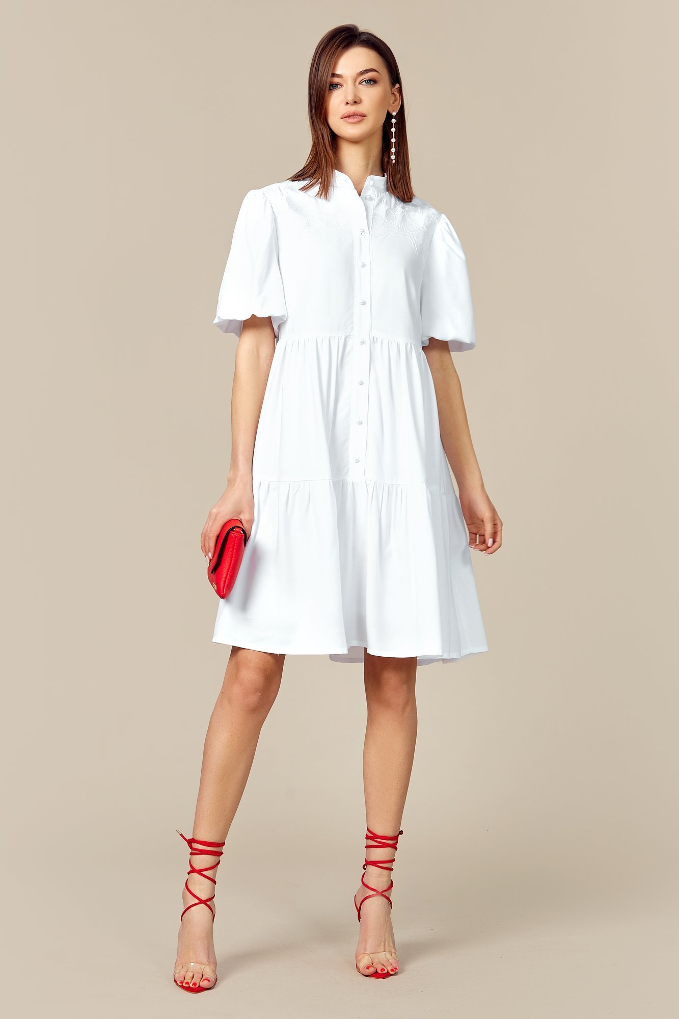 Свободное вискозное белое платье с воланами