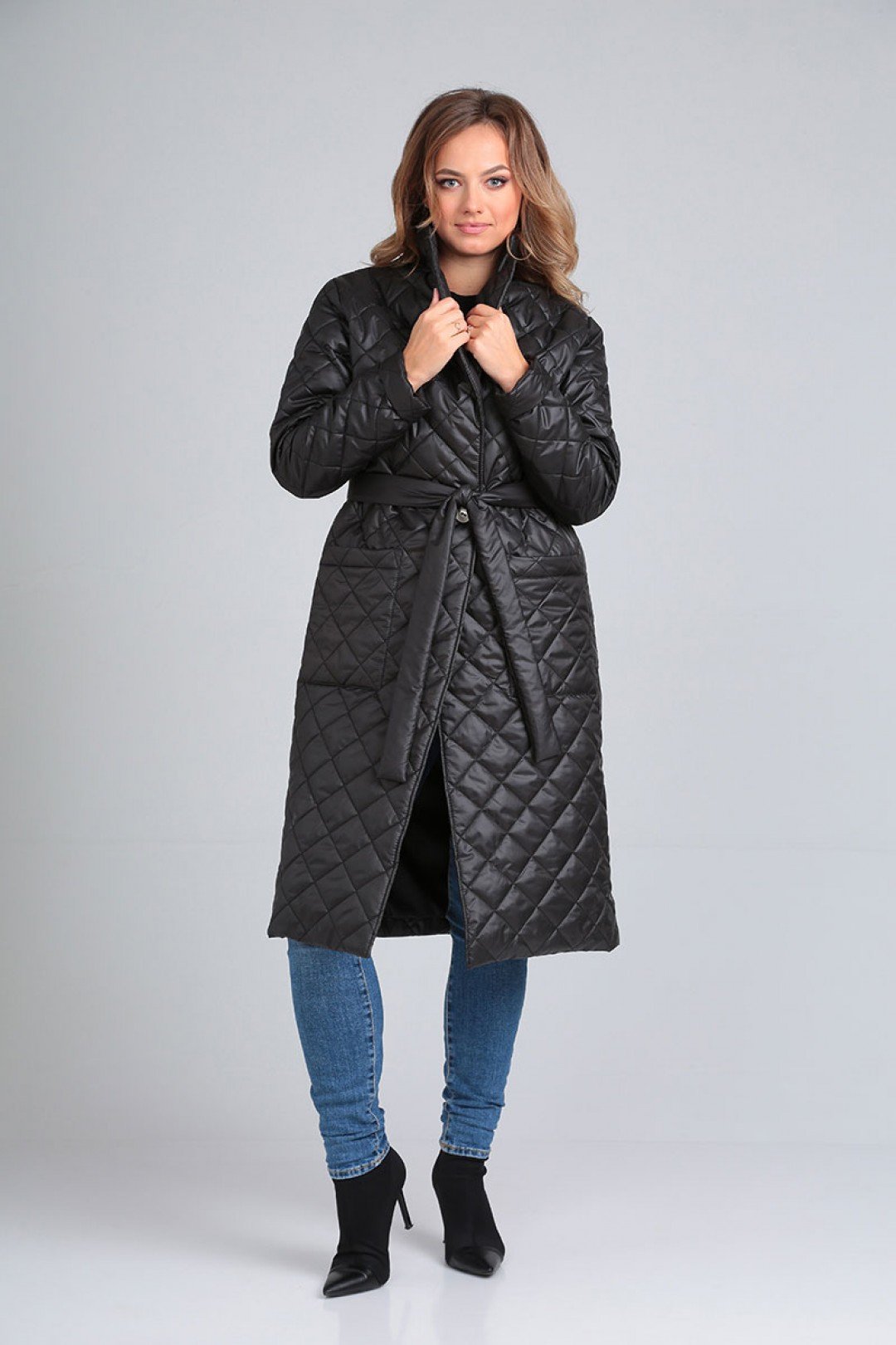 Женское стеганое пальто с накладными карманами