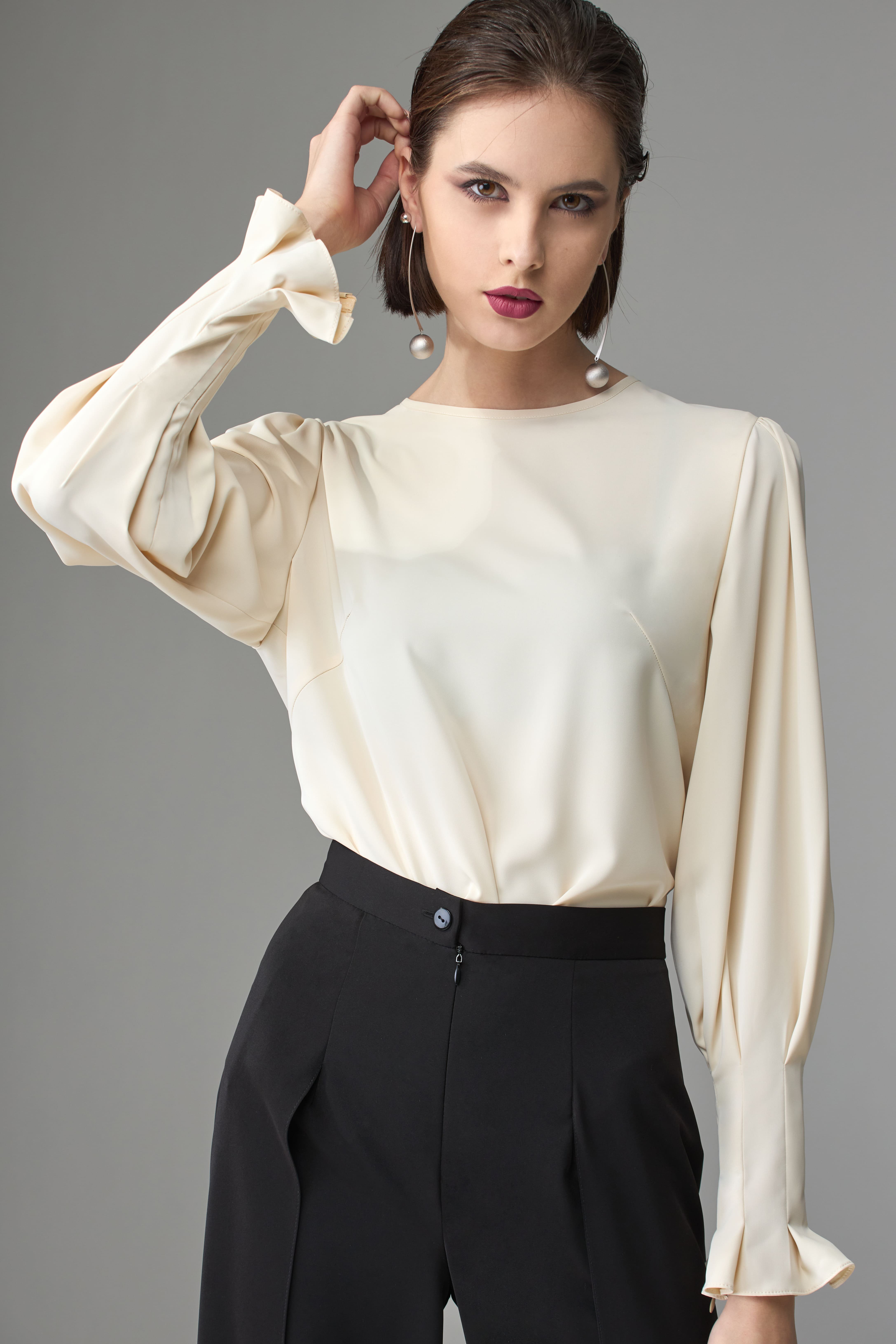 Женская блуза из струящейся вискозной ткани