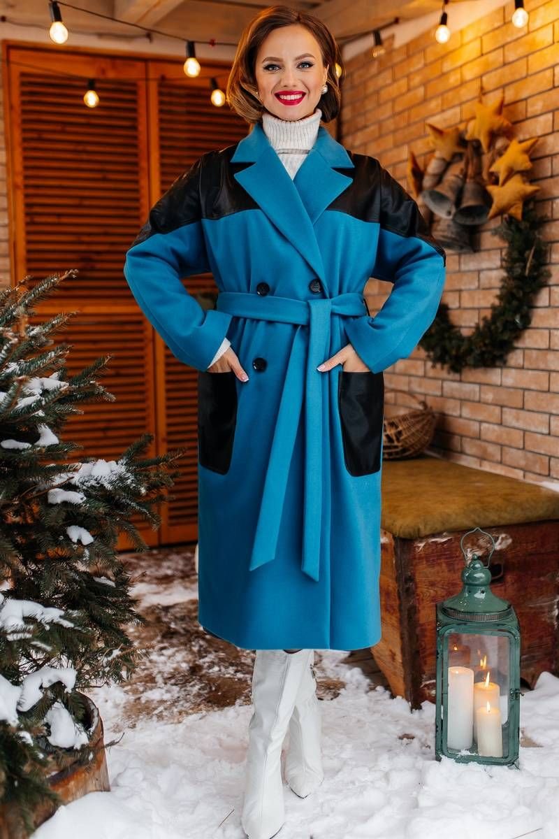 Женское пальто с большими накладными карманами