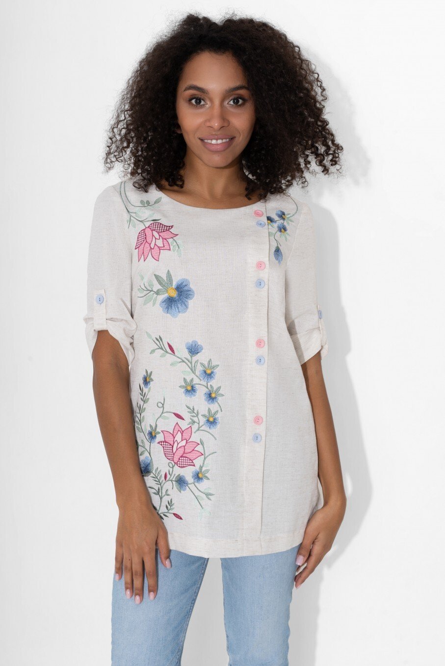 Блуза женская с цветочной вышивкой